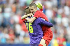 Euforie korunovaná výstavní trefou. Podívejte se, jak lvíčata slavila pokoření Italů