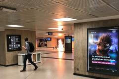 Všude byl kouř. Cestující natáčel uvnitř nádráží v Bruselu krátce po malé explozi