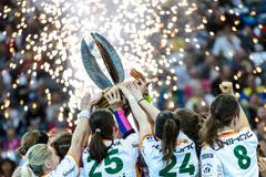 Superfinále žen ve florbalu mezi pražským Jižním Městem a ostravskými Vítkovicemi.