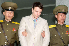 Otto Warmbier v severokorejském zajetí