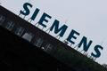 Siemens logo na továrně v Berlíně