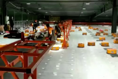 V čínské přepravní společnosti třídí zásilky roboti