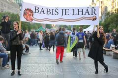 Demonstrace Proč? Proto! na Václavském náměstí proti Babišovi a Zemanovi.