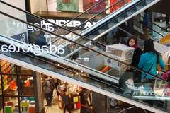 Nakupování, obchodní centrum - ilustrační foto