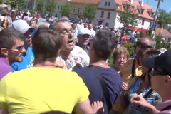 Chováš se jako parchant. V Milevsku se strhla hádka mezi odpůrcem a příznivcem Zemana