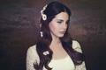 Lana Del Rey zpívá o festivalu Coachella. Ale myslí při tom na Woodstock
