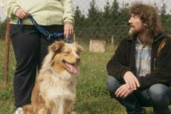 Ustrašený pes útočil na zvířata. Desenský poradil metodu dvou rukou