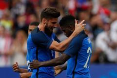 Přípravné utkání Francie - Anglie: Olivier Giroud a Samuel Umtiti