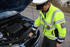 Policejní octavie v akci - nastavování radaru