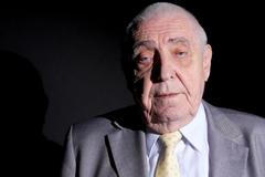 Honzák: Psychopati v politice milují riziko, sex a hlavně moc. Zvolíme si je znovu?