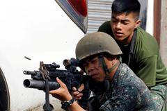 Filipínští vojáci bojující ve městě Marawi.