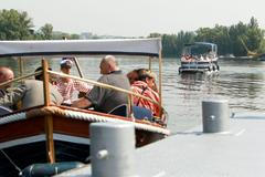 Otevření nového pražského přívozu Holešovice - Karlín - Štvanice