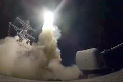 USA zaútočily na Sýrii. Ze svých lodí odpálily 59 raket Tomahawk