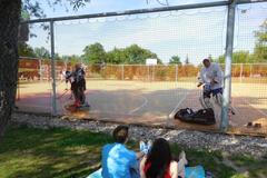 Hokejbalová exhibice na podporu zneužívaných míchaček