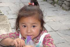 Gautam: Nepálci nemeditují na obláčku, mají televizi i mobil, ale ne vodu, domácí násilí je běžné