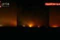 Syrská televize ukázala moment, kdy americké rakety dopadaly na leteckou základnu
