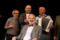 Svěrák: Jmelí rozšíříme do ostatních her. Přestáváme slyšet nápovědu