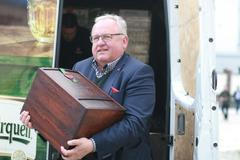 Zásilka piva pro papeže