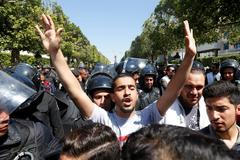 Studentské protivládní protesty v Tunisu ze 14. dubna.