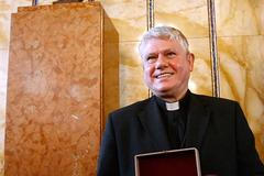 Společnost je ochromena strachem, ale stále máme šanci, tvrdí biskup Malý