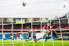 Theo Gebre Selassie dává gól Norsku