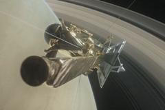 Velké finále sondy Cassini. Ponoří se mezi Saturn a jeho prstence