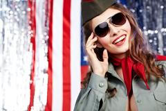 Pin up girl USA ilustrace patriotismus uniforma vlajka