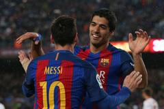 Lionel Messi a Luis Suárez slaví gól Barcelony
