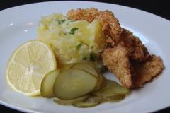 Zkuste výborný králičí řízek z restaurace Šalanda v Karlíně