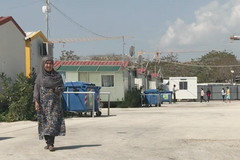 Dostávají kapesné, pracují načerno a čekají. Některým uprchlíkům se z Řecka nechce