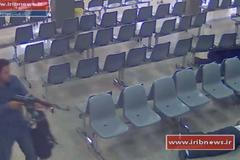 Zabíjeli bez váhání. Kamera zachytila řádění teroristů v Íránském parlamentu