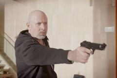 Co dělat, když se objeví šílený střelec? Utíkej, schovej se, bojuj!