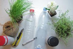 Co s prázdnými PET lahvemi? Udělejte z nich květináče