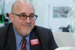 Rozvod je nejlepší důvod pro manželství, vláda odpírající svazky gayů je diskriminátor, říká Wolfson