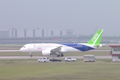 Čínský letoun Comac 919 poprvé vzlétl. První let proběhl úspěšně