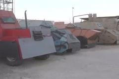 Parkoviště s pachem smrti. Iráčané se zmocnili aut pro sebevražedné útoky