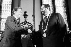 Jaroslav Kořán Václav Havel 1990 na radnici
