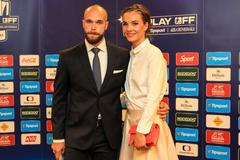 Záplava trofejí i sličné partnerky. To byl galavečer hokejové extraligy