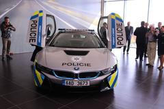 Policie si převzala BMW i8