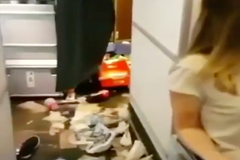 Ruské letadlo zasáhly velmi silné turbulence, podívejte se, jak to vypadalo na palubě po přistání