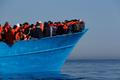 Loď s migranty poblíž Malty.