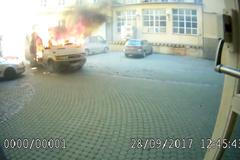 Kamery strážníků zachytily výbuch v Brně