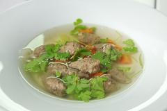 Krůtí bujon s játrovými knedlíčky