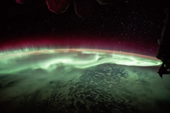 Úchvatný časosběr z vesmíru. Astronaut natočil polární záři z ISS