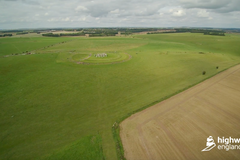 Světoznámý Stonehenge bude mít konečně klid. Dálnici u památky zakopou Britové pod zem