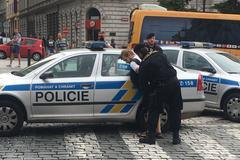 Policie vyšetřovala přepadení v centru Prahy. Zatkla kolemjdoucího s marihuanou