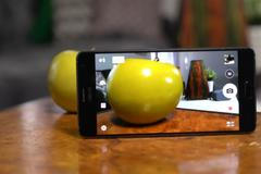 TEST: Asus Zenfone AR má skvělý displej, kouzlí s realitou. Ale za jakou cenu