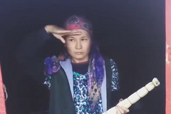 Tancující dívka, která protestuje proti nuceným sňatkům, se stala hitem sociálních sítí