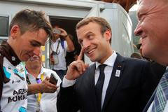 Tour vjela do Alp: laškující prezident, vítězný skokan i Ital v problémech