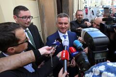 Mynář doporučil firmu, která lhala na webu. Je bez peněz a historie. Lobboval i Zeman, říká Lukáč